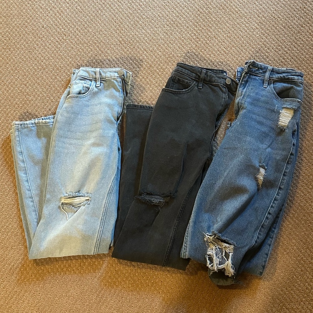 3 pairs of hollister jeans